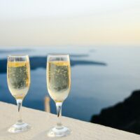 wine glasses shallow focus